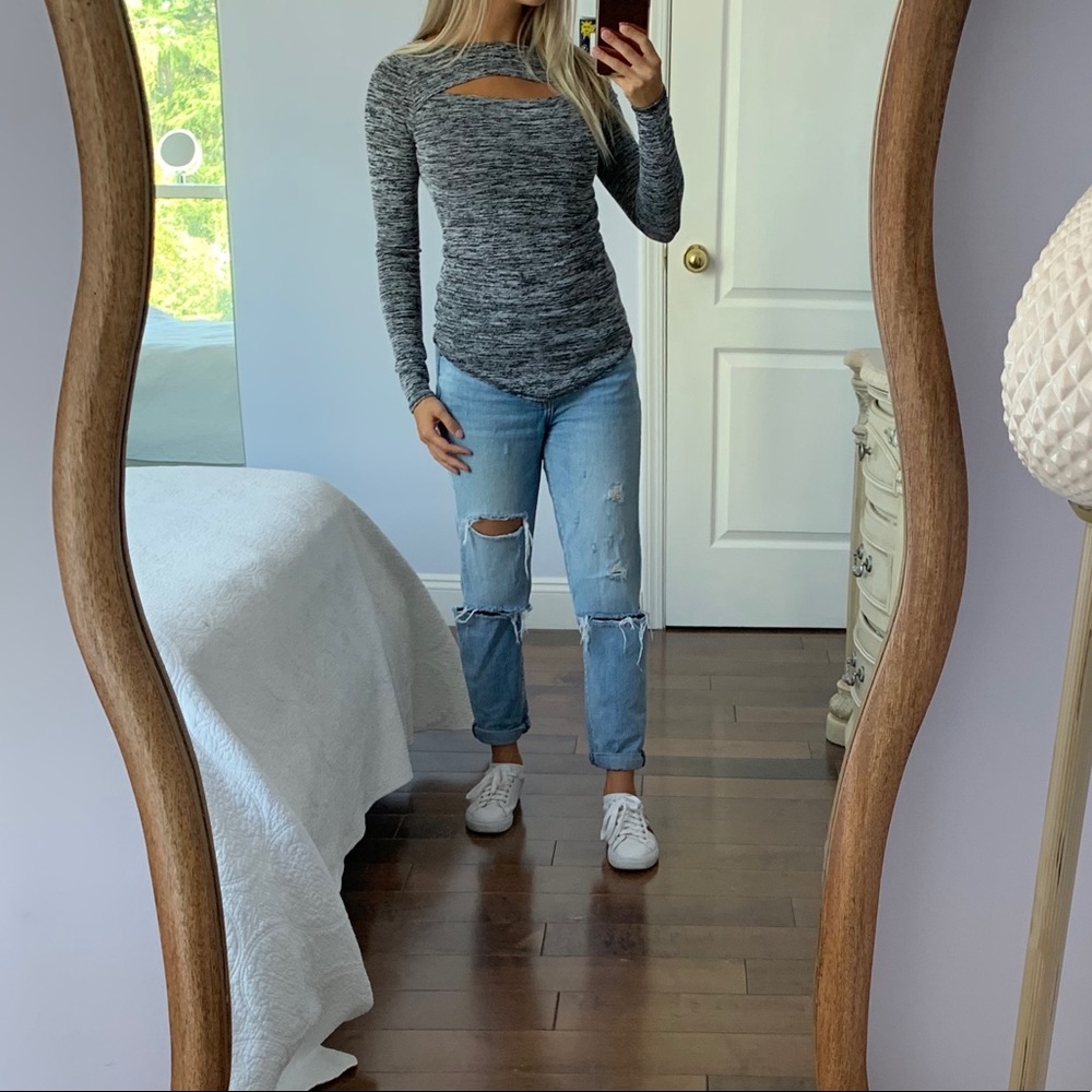 Aritzia Wilfred Free Long Sleeve Peephole Top